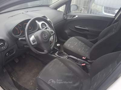 Opel Corsa 1.2 85CV 5 porte Club ok Neopatentati Bianco usata Sant'Angelo in vado