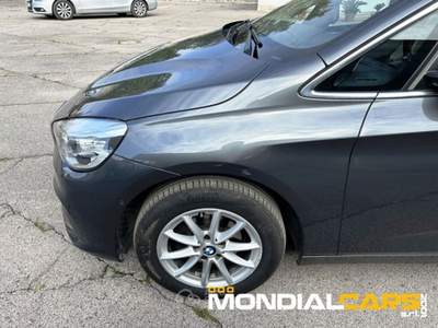 BMW Serie 2 220d 214 d Active Tourer Luxury 95 CV Grigio usata Capua
