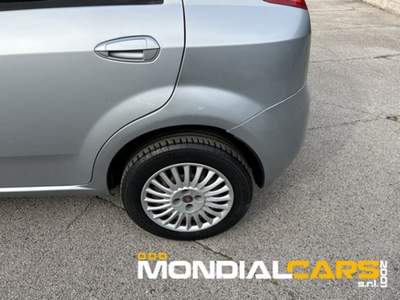 Fiat Grande Punto 77 CV 5 porte Dynamic Natural Power Grigio usata Capua