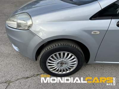 Fiat Grande Punto 77 CV 5 porte Dynamic Natural Power Grigio usata Capua