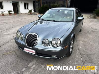 Jaguar S-Type S-Type (X202) 3.0 V6 24V cat Sport GPL Grigio usata Capua