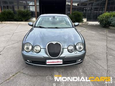 Jaguar S-Type S-Type (X202) 3.0 V6 24V cat Sport GPL Grigio usata Capua