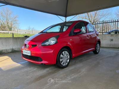 Toyota Aygo 1.0 12V VVT-i 5 porte OK NEOPATENTATI 5 PORTE Rosso usata Pavia