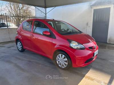 Toyota Aygo 1.0 12V VVT-i 5 porte OK NEOPATENTATI 5 PORTE Rosso usata Pavia