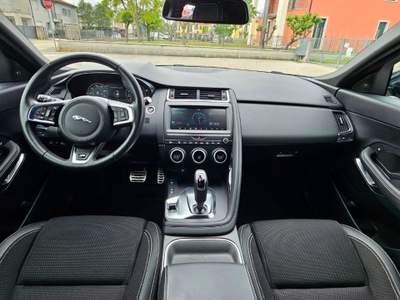 Jaguar E-Pace Ottime condizioni generali. Tagliandi ufficiali. Gancio traino Nero usata Rosà