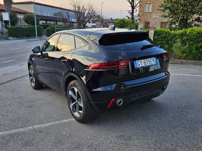 Jaguar E-Pace Ottime condizioni generali. Tagliandi ufficiali. Gancio traino Nero usata Rosà