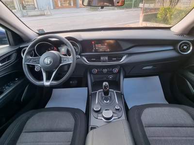 Alfa Romeo Stelvio Ottime condizioni generali. Tagliandi ufficiali Blu/Azzurro usata Rosà