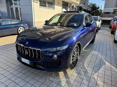 Maserati Levante 250 cv Tetto Uniproprietario Argento usata Cesa