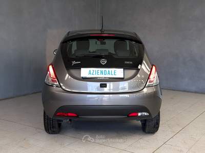 Lancia Ypsilon Ypsilon - 1.0 Hybrid 70cv - Gold  Grigio usata Robecco sul Naviglio
