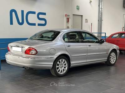 Jaguar X-Type X-Type 2.5 V6 Executive Argento usata Milano