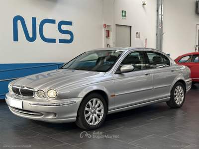 Jaguar X-Type X-Type 2.5 V6 Executive Argento usata Milano