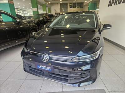 Volkswagen Golf Golf 2.0 TDI 115 CV SCR Life Nero usata SAN MICHELE SALENTINO