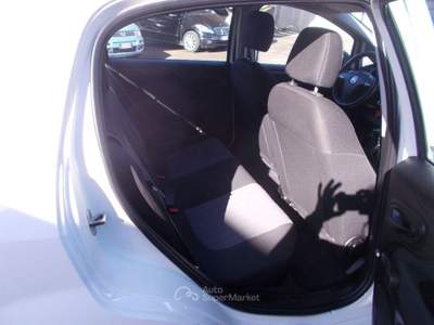 Fiat Punto 1.4 8V 5p. Natural Power Street Bianco usata Terni