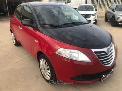 Lancia Ypsilon 1.2 69 CV 5 porte S&S Black&Red Rosso usata Comiso