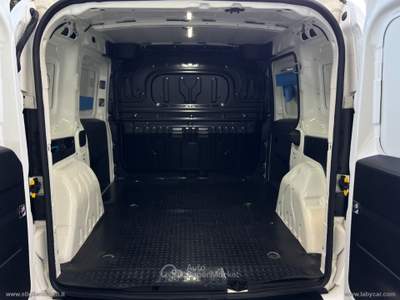 Fiat Doblò Doblò 1.6 MJT 105CV CH1 Cargo Lounge 3 POSTI Bianco usata Bernalda