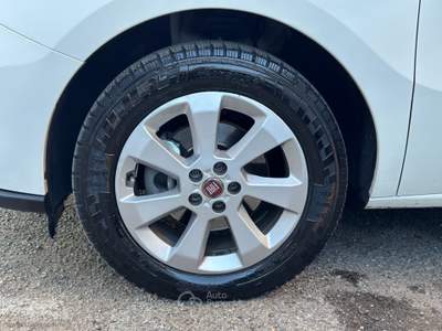 Fiat Doblò Doblò 1.6 MJT 105CV CH1 Cargo Lounge 3 POSTI Bianco usata Bernalda