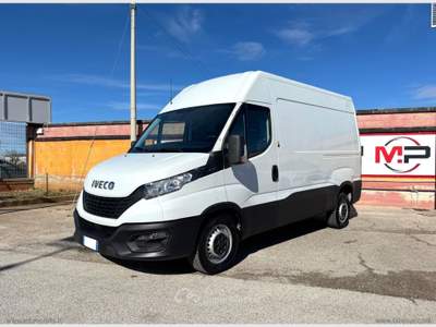 Iveco Daily DAILY 35S 2.3 PM-TM 3 POSTI Bianco usata Bari
