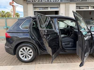 Volkswagen Tiguan SCR Sport BlueMotion Technology Nero usata Andria