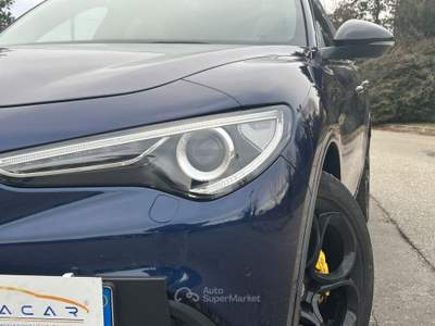 Alfa Romeo Stelvio Alfa Romeo Stelvio 2.2 Veloce #9166 Blu/Azzurro usata Moncalieri