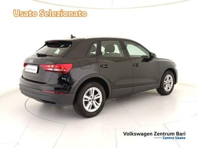 Audi Q3 35 2.0 tdi business advanced s-tronic Nero usata Bari