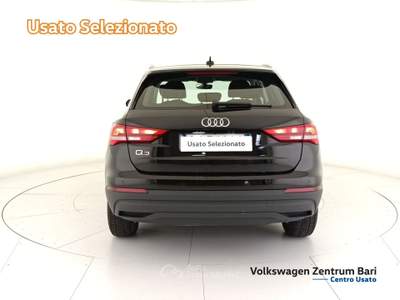 Audi Q3 35 2.0 tdi business advanced s-tronic Nero usata Bari