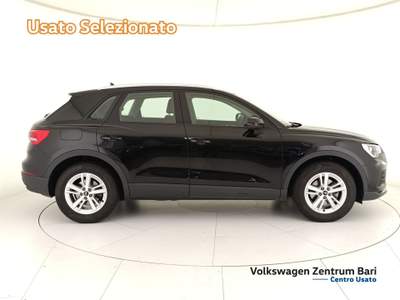 Audi Q3 35 2.0 tdi business advanced s-tronic Nero usata Bari