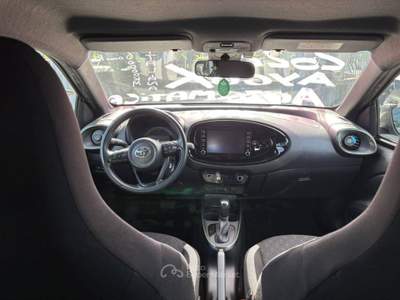 Toyota Aygo 1.0 Lounge 72cv s-cvt Verde usata Ercolano