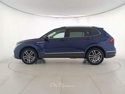 Volkswagen Tiguan allspace 2.0 tdi elegance 4motion 150cv 7p.ti dsg Blu/Azzurro usata Assago