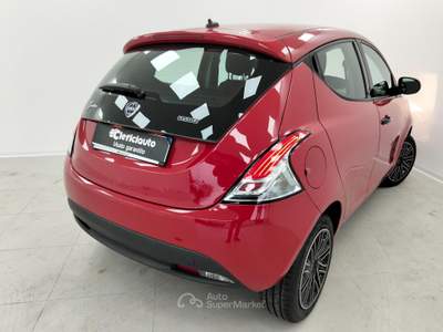 Lancia Ypsilon 1.0 FireFly 5 porte S&S Hybrid Ecochic Silver Rosso usata Lurate Caccivio