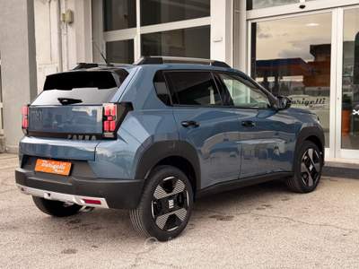 Fiat Grande Panda 1.2 Hybrid 110 CV S&S La Prima, Winter pack, Km0 Blu/Azzurro usata Roseto degli Abruzzi