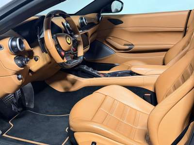 Ferrari Portofino 600cv Grigio usata Curti