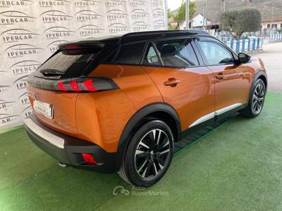 Peugeot 2008 S&S EAT8 GT Line Arancione usata Acerra