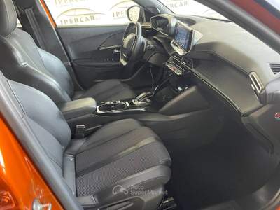 Peugeot 2008 S&S EAT8 GT Line Arancione usata Acerra