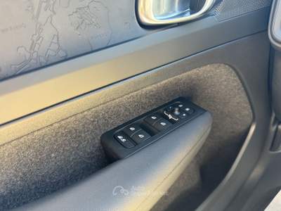 Volvo XC40 B3 (Benzina/Hybrid) Automatico Essential - NUOVA Nero usata Crocetta del Montello
