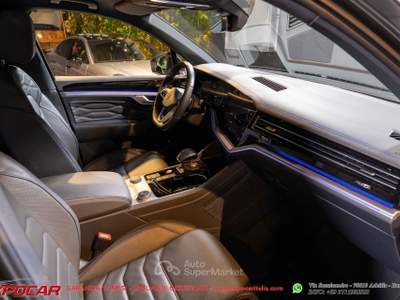 Volkswagen Touareg 3.0 V6 TSI eHybrid 462 CV R Grigio usata Adelfia