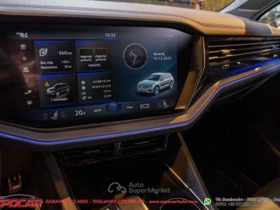 Volkswagen Touareg 3.0 V6 TSI eHybrid 462 CV R Grigio usata Adelfia
