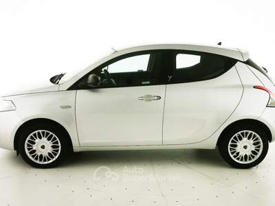 Lancia Ypsilon 1.3 MJT 16V 95 CV 5 porte S&S Gold Argento usata Crema