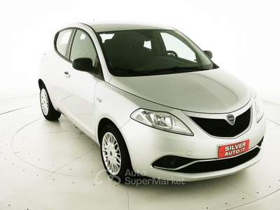 Lancia Ypsilon 1.3 MJT 16V 95 CV 5 porte S&S Gold Argento usata Crema