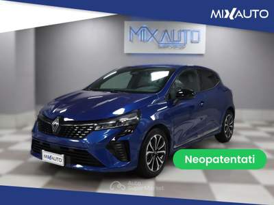 Renault Clio 1.0 TCE Techno 90CV EU6 Blu/Azzurro usata Latina
