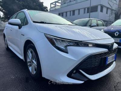Toyota Corolla TS 1.8 Hybrid Business(AUTOCARRO N1) Bianco usata Milano