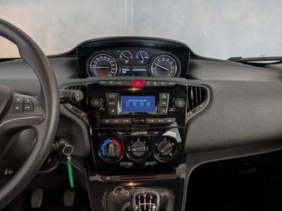 Lancia Ypsilon Ypsilon - 1.0 Hybrid 70cv - Silver Plus  Nero usata Robecco sul Naviglio