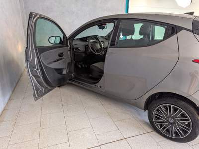 Lancia Ypsilon Ypsilon - 1.0 Hybrid 70cv - Silver Plus  Grigio usata Robecco sul Naviglio