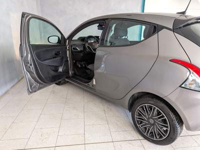 Lancia Ypsilon Ypsilon - 1.0 Hybrid 70cv - Gold  Grigio usata Robecco sul Naviglio