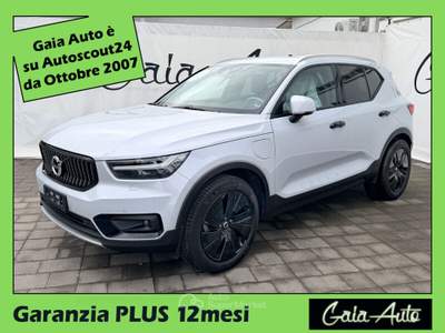 Volvo XC40 Recharge Plug-in Hybrid BLACK Inscription Expression Bianco usata Roma