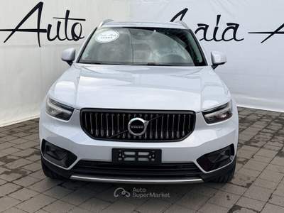 Volvo XC40 Recharge Plug-in Hybrid BLACK Inscription Expression Bianco usata Roma