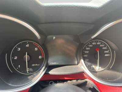 Alfa Romeo Stelvio Stelvio 2.2 Turbodiesel 180 CV AT8 Q4 Executive Nero usata Torino
