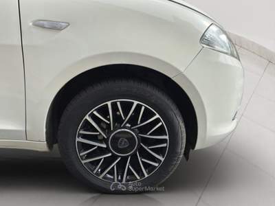 Lancia Ypsilon Ypsilon 1.2 69 CV 5 porte GPL Ecochic Gold Bianco usata Torino