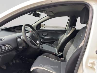Lancia Ypsilon Ypsilon 1.2 69 CV 5 porte GPL Ecochic Gold Bianco usata Torino