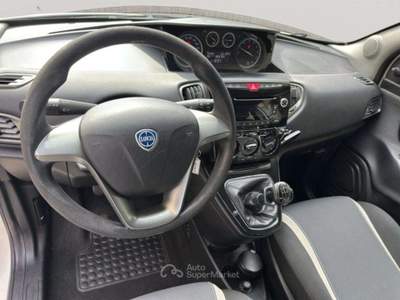 Lancia Ypsilon Ypsilon 1.2 69 CV 5 porte GPL Ecochic Gold Bianco usata Torino