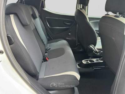 Lancia Ypsilon Ypsilon 1.2 69 CV 5 porte GPL Ecochic Gold Bianco usata Torino